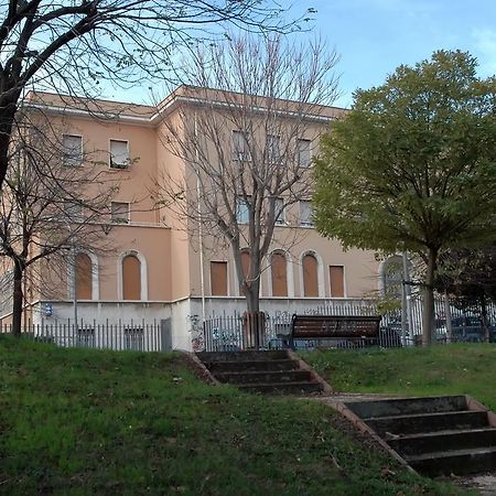 Casa Religiosa Per Ferie Ancelle Del Santuario Hotel Róma Kültér fotó