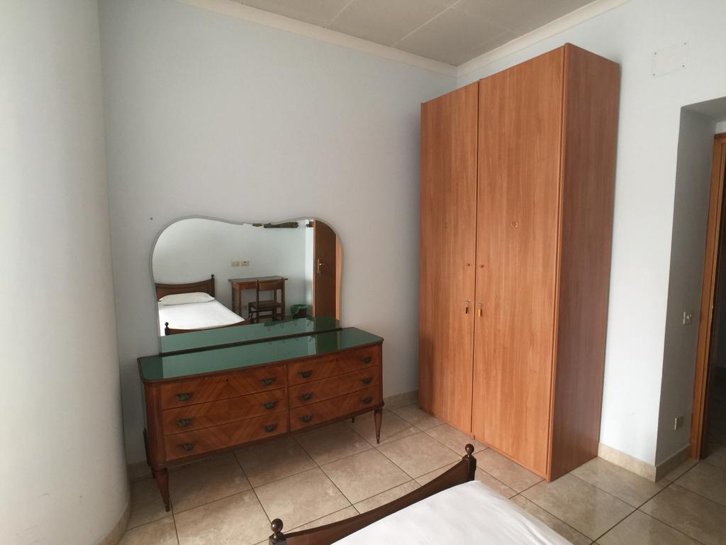Casa Religiosa Per Ferie Ancelle Del Santuario Hotel Róma Kültér fotó