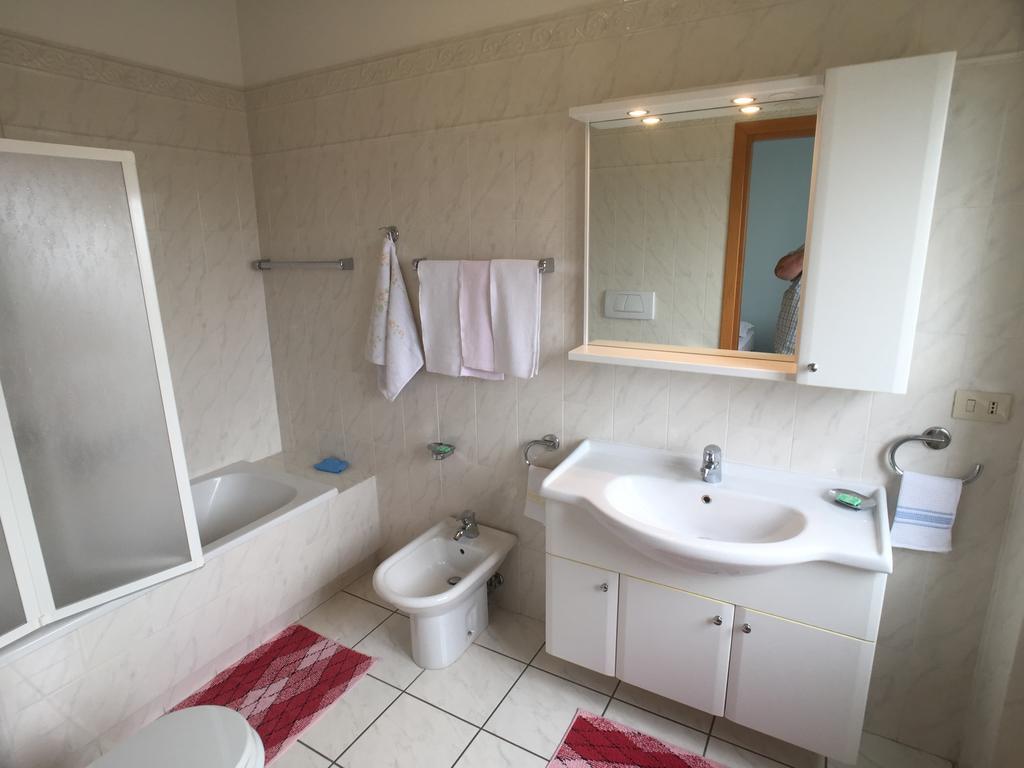Casa Religiosa Per Ferie Ancelle Del Santuario Hotel Róma Kültér fotó